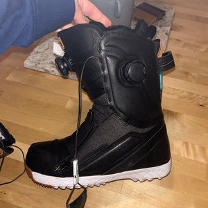 Women’s Mora 2020 DC Snowboarding Boots